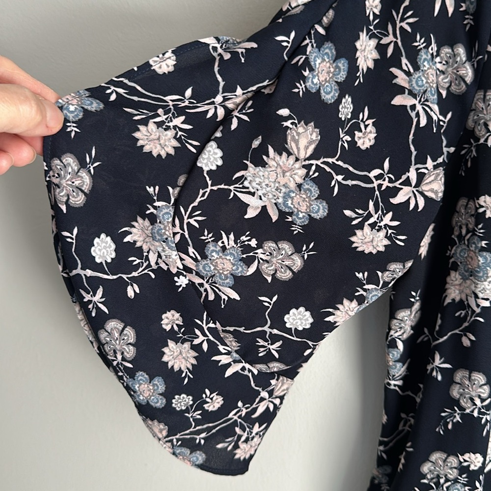 Loft blouse Size M - Picture 3 of 5